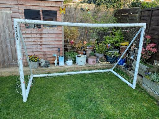 Buy & Sell New Duston West Northamptonshire - Photos for 8 x 5 quick play folding goal.