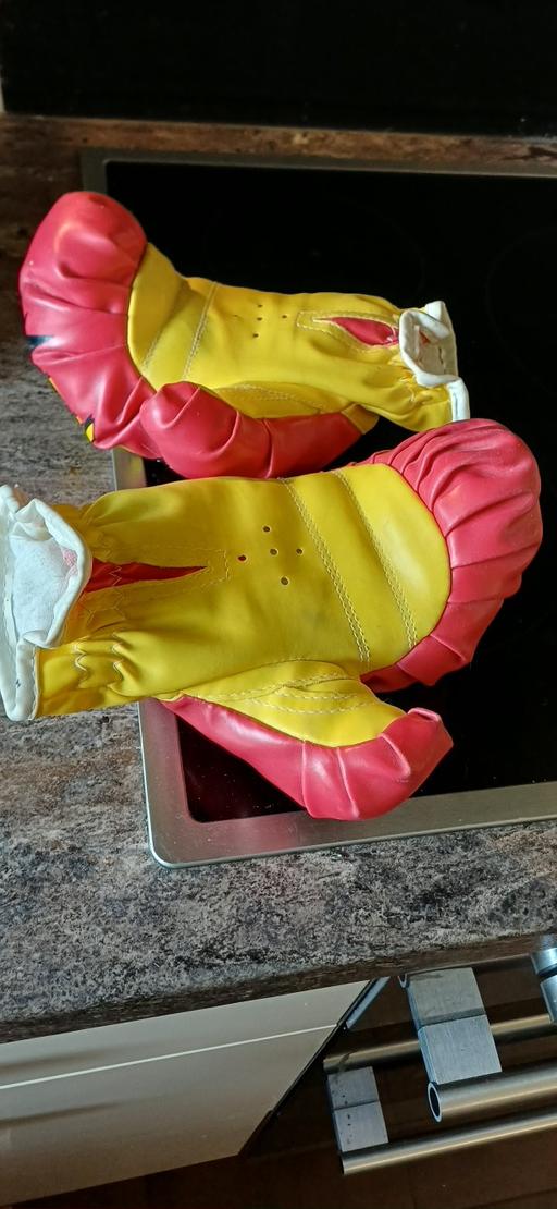 Buy & Sell Stockport Town Centre Stockport - Photos for Child's Boxing gloves