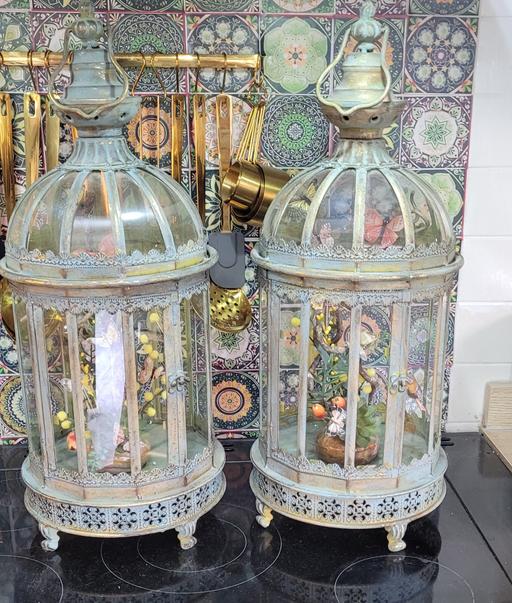 Buy & Sell Mayland Maldon - Photos for 2 large green metal lanterns and decoration