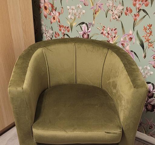 Buy & Sell Mayland Maldon - Photos for Olive green velvet tub chair