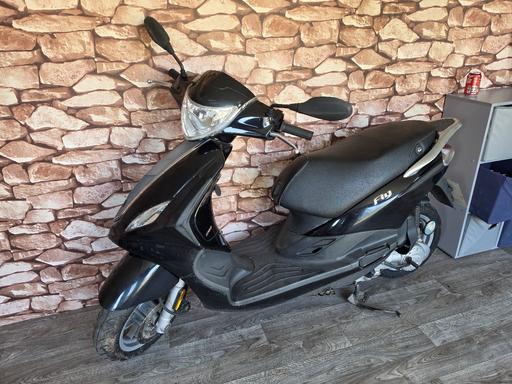 Vehicles Stow Heath Wolverhampton - Photos for piaggio fly 50cc 2013