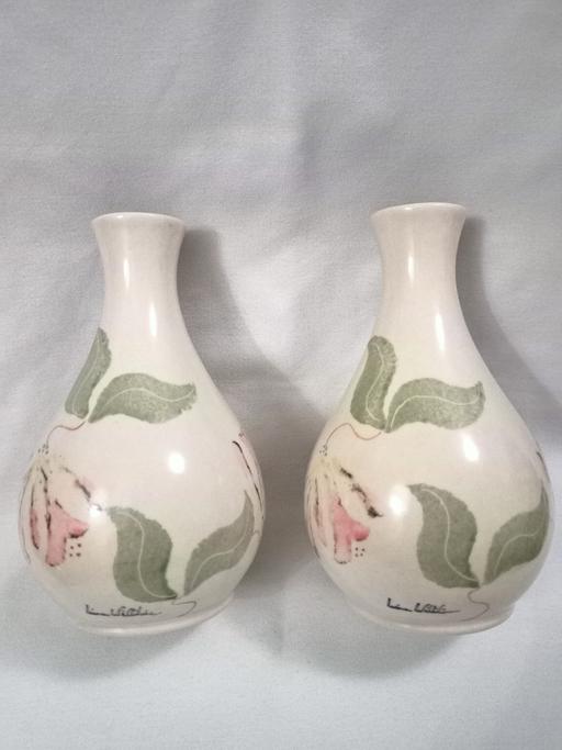 Buy & Sell Hall Green Birmingham - Photos for VINTAGE PAIR OF LIANA WILTSHIRE POTTERY VASES