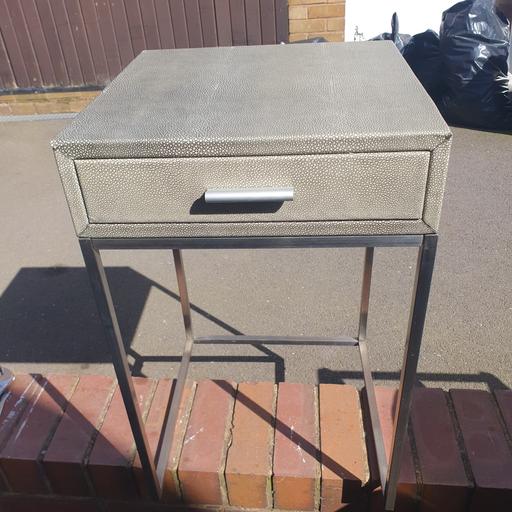 Buy & Sell Pensnett Dudley - Photos for Lovely , Faux Shagreen Side Table, 16 in Sq