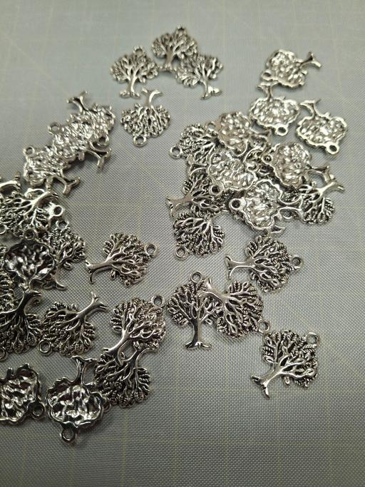 courses Bedworth Nuneaton and Bedworth - Photos for 40 x Silver Tone 20mm 15mm Tree Of Life Charm