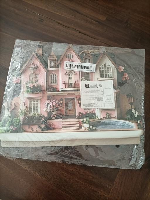 Buy & Sell Wednesfield Wolverhampton - Photos for house with hooks 2D