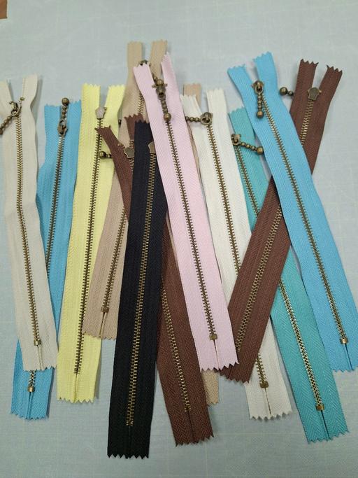 courses Bedworth Nuneaton and Bedworth - Photos for 12 x Mixed Colour 20cm Closed End Zips