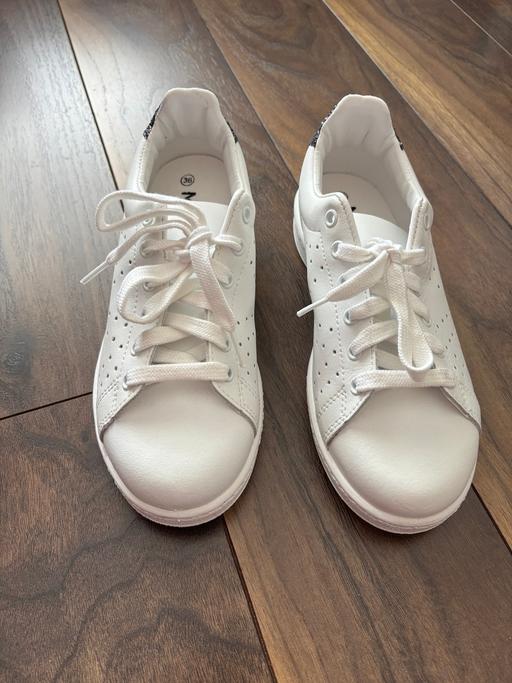 Buy & Sell Greenford Ealing - Photos for White Morgan trainers brand-new