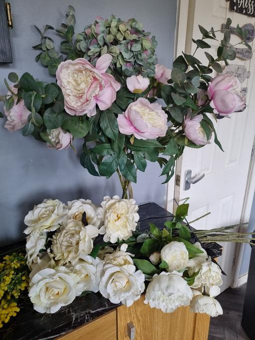 Buy & Sell Woodsetton Dudley - Photos for 56 long stem artificial flowers