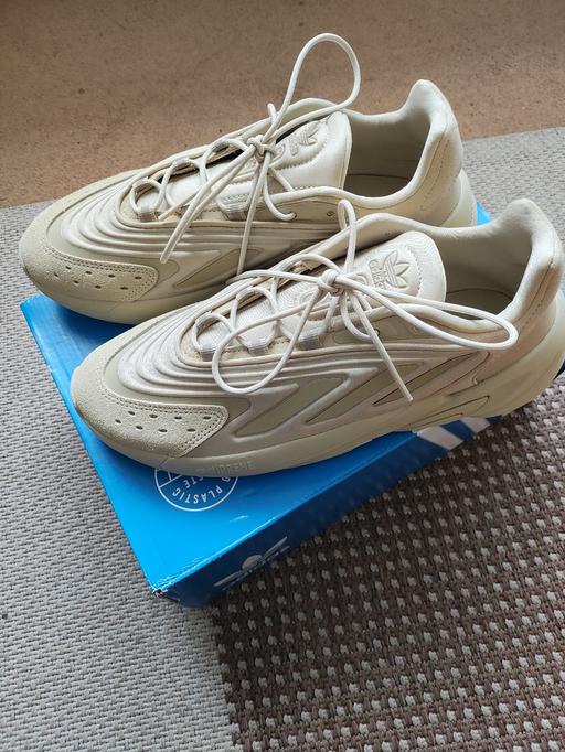 Buy & Sell Greenford Ealing - Photos for Adidas Ozelia Trainers UK size: 9
