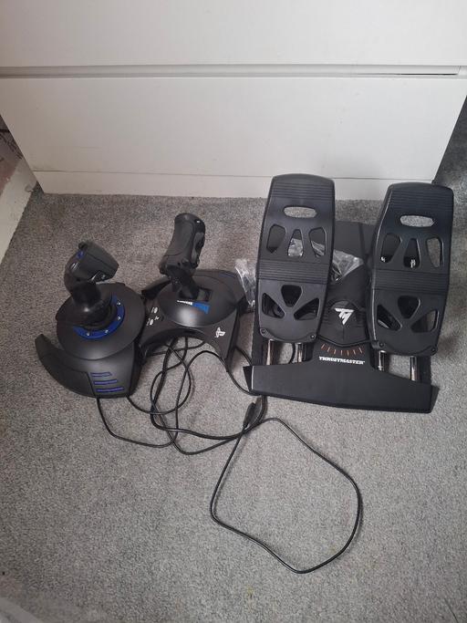 Buy & Sell Moxley Walsall - Photos for thrustmaster flight stick and pedals
