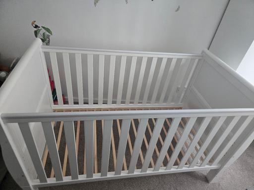 Buy & Sell Ancoats Manchester - Photos for Puggle Alderley Sleigh Cot Bed (White)