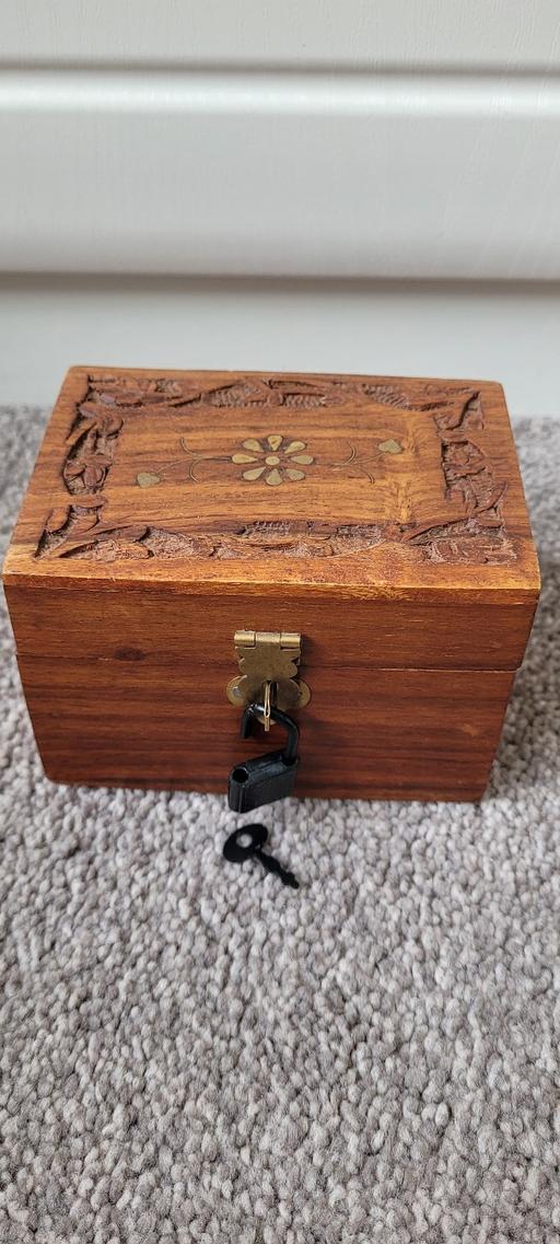 Buy & Sell Great Houghton Barnsley - Photos for Carved wooden trinket box