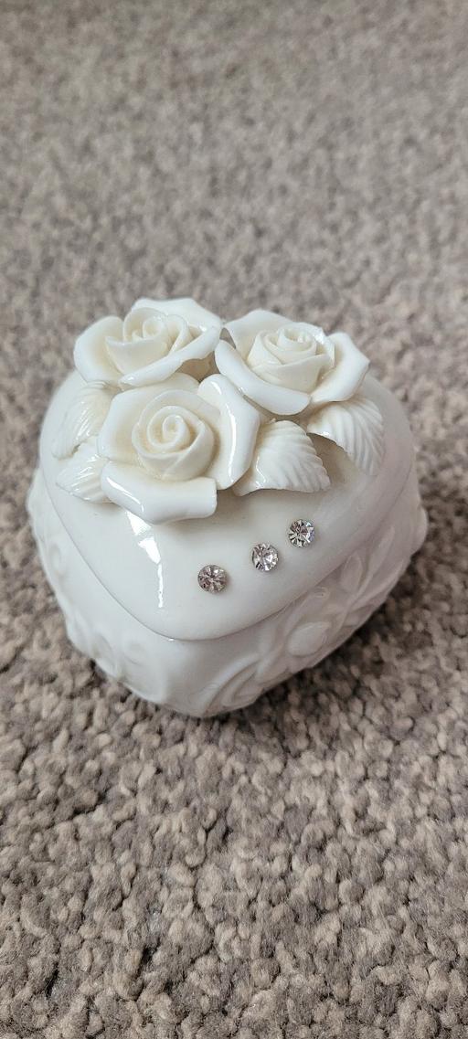Buy & Sell Great Houghton Barnsley - Photos for Hand crafted porcelain trinket box
