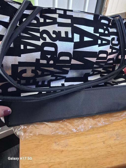 Buy & Sell Sedgley Dudley - Photos for Handbag new never been used