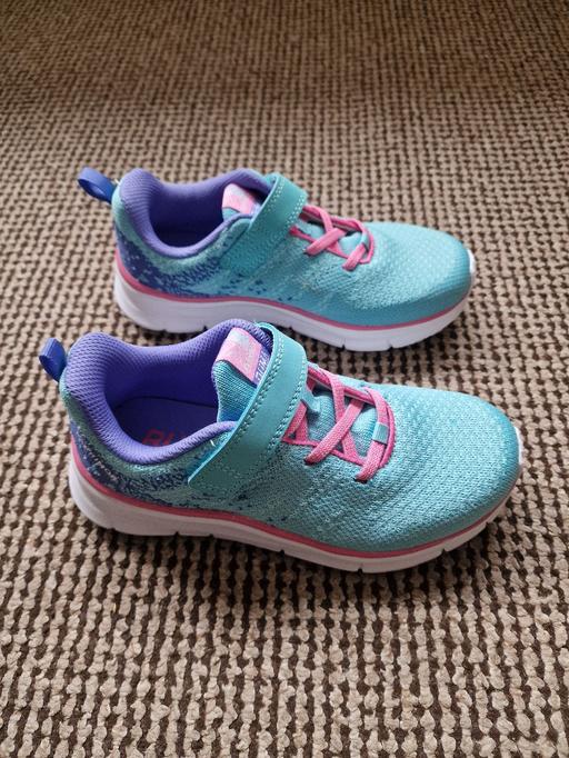 Buy & Sell Ravenswood Ipswich - Photos for New childs Karamoor velcro trainers