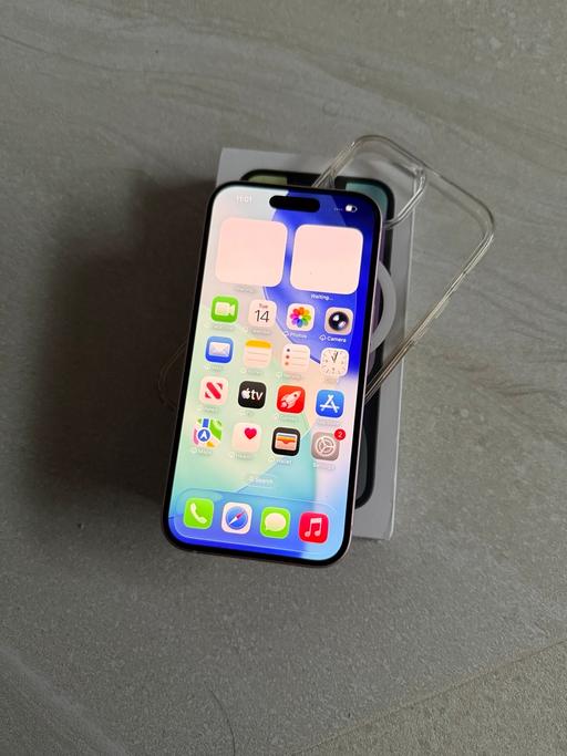 Buy & Sell Fulwood Preston - Photos for iPhone 15 100% like new pink