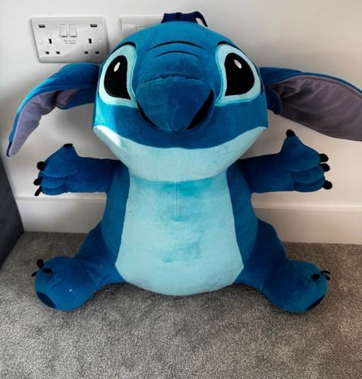 Buy & Sell Canary Wharf East London - Photos for Giant stitch