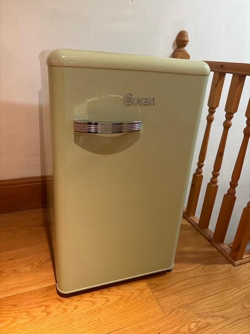 Buy & Sell Aston (Stafford) Stafford - Photos for Swan Retro Under Counter Fridge