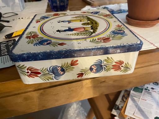Buy & Sell Sydenham Hill South East London - Photos for Decorative biscuit tin