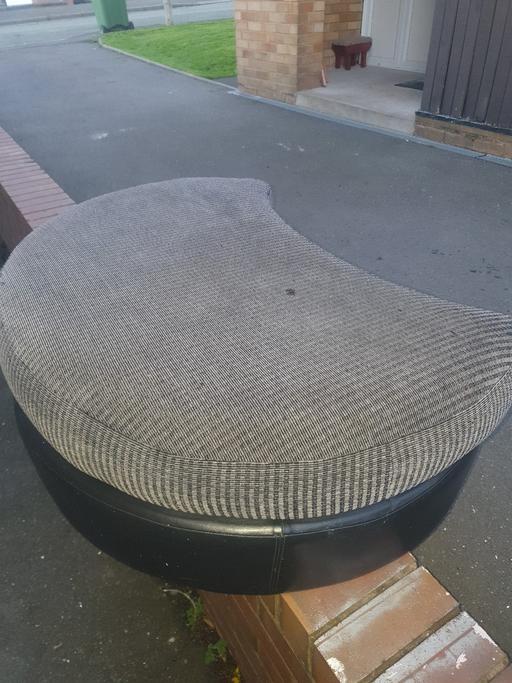 Buy & Sell Pensnett Dudley - Photos for 3ft Black Leather & Fabric Footstool , VGC