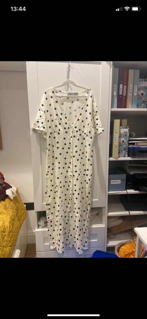 Buy & Sell Acton West London - Photos for Spotty dress with deep v neck