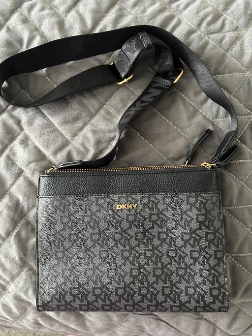 Buy & Sell Maryland East London - Photos for Dkny cross body bag