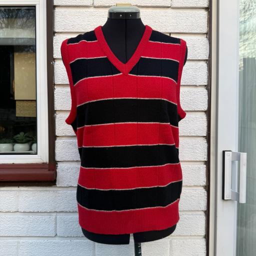 Buy & Sell Tulse Hill South East London - Photos for Black and red sweater v-neck vest