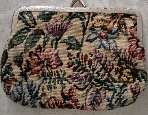 Buy & Sell Tredegar Blaenau Gwent - Photos for flowered purse