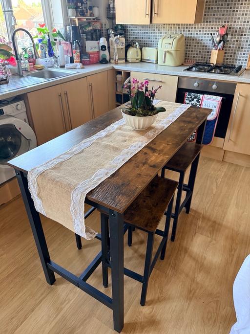 Buy & Sell Smethwick Sandwell - Photos for High table and 4 high stools