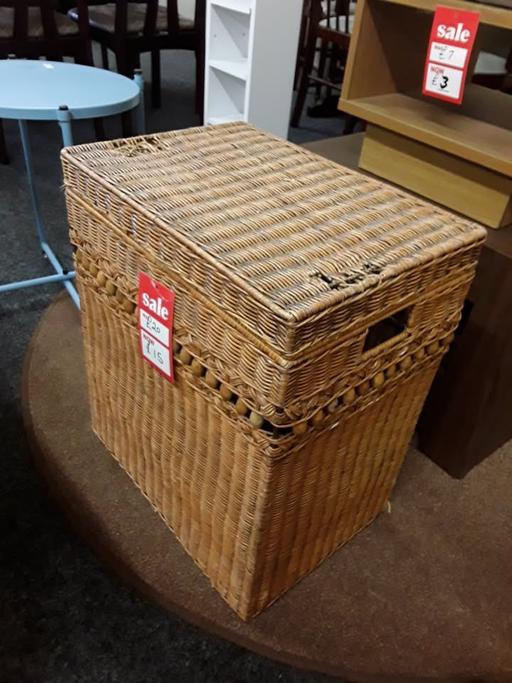 Buy & Sell Saint Pauls Trading Estate Tameside - Photos for Vintage wicker basket