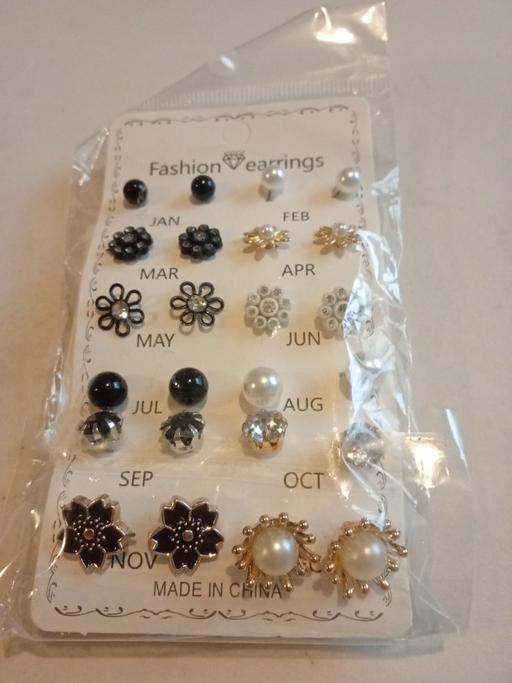 Buy & Sell Horncastle East Lindsey - Photos for new pack of 12 pairs of ladies stud earrings
