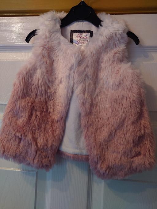 Buy & Sell Woodthorpe Charnwood - Photos for Girls pink furry gilet size 2-3 years