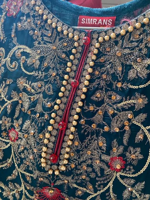 Buy & Sell Lees Oldham - Photos for Asian wedding, mehndi, party, Eid dress