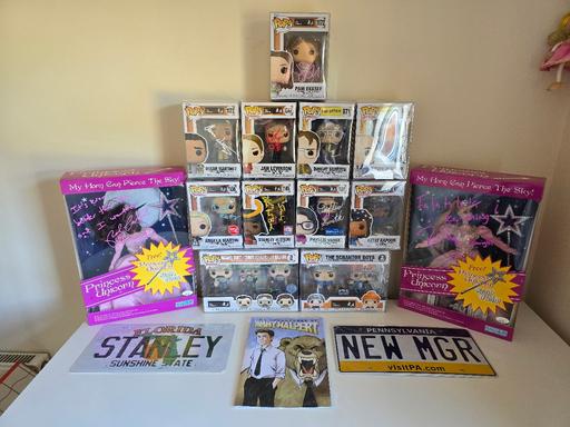 Buy & Sell Croston Chorley - Photos for Funko Pop - JSA Certified signed The Office