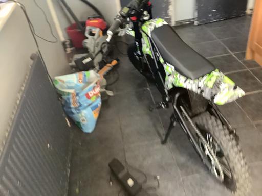 Vehicles Stoke Heath Bromsgrove - Photos for 48v/23 ah vipco h3 ebike