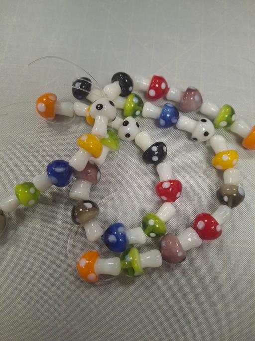 courses Bedworth Nuneaton and Bedworth - Photos for 25 x Glass Lampwork 15mm Mushroom Beads