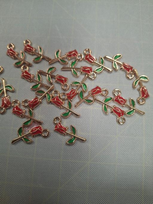 courses Bedworth Nuneaton and Bedworth - Photos for 55 x Enamel Rose 15mm Charms