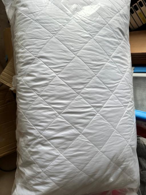 Buy & Sell Sheffield Sheffield - Photos for Pair of white pillows