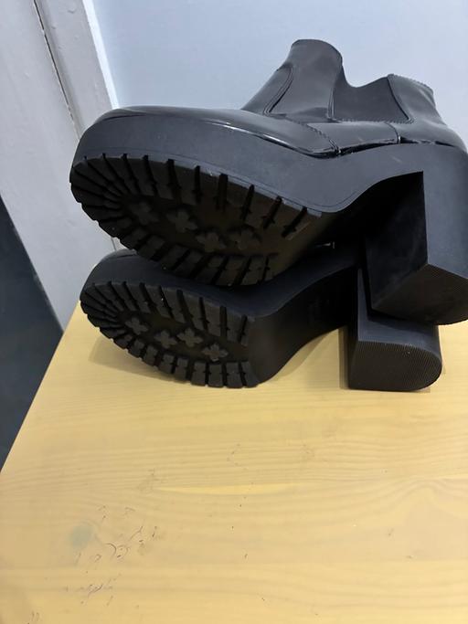 Buy & Sell - Photos for Ankle boot with heels