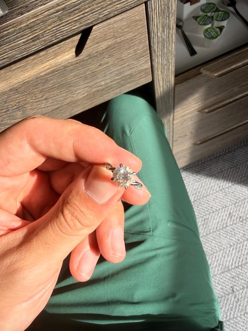 Buy & Sell Two Mile Ash Milton Keynes - Photos for 2 Carat Diamond Ring - IGI certified