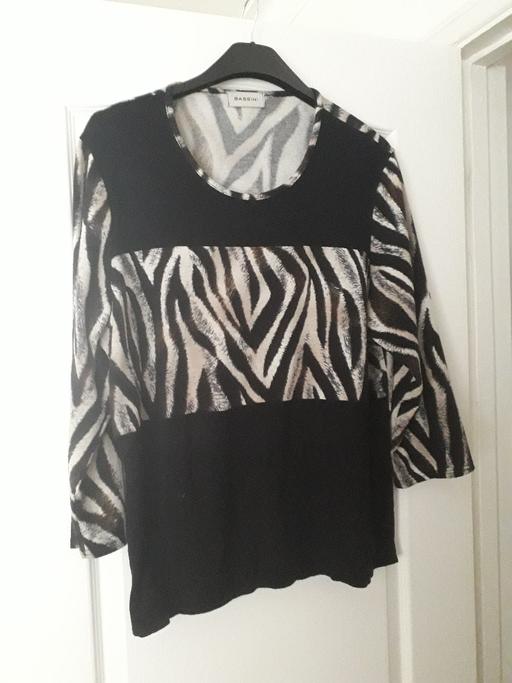 Buy & Sell Hill Top Sandwell - Photos for women's top size 22