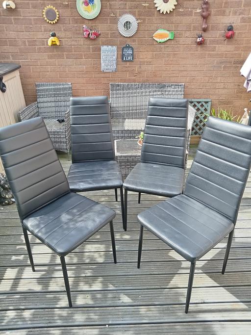 Buy & Sell Gornal Wood Dudley - Photos for 4 x Black chairs