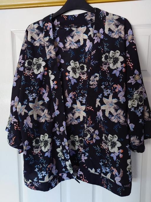 Buy & Sell Woodthorpe Charnwood - Photos for Women's floral cardi size 12