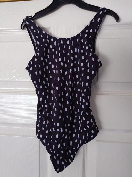 Buy & Sell Woodthorpe Charnwood - Photos for Girls black/white swimsuit size 7-8 years