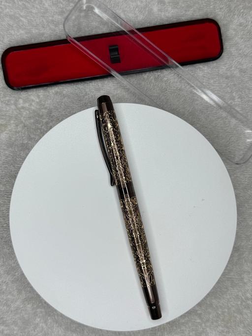 Classes Harrow North West London - Photos for Signature pen