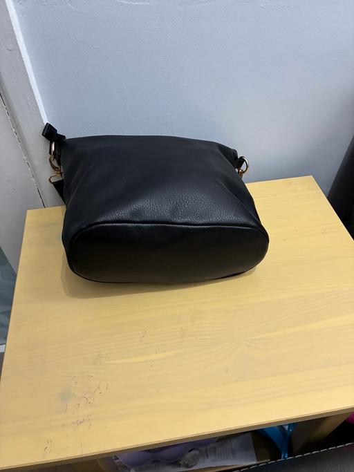 Buy & Sell - Photos for Black faux leather strap cross body bag