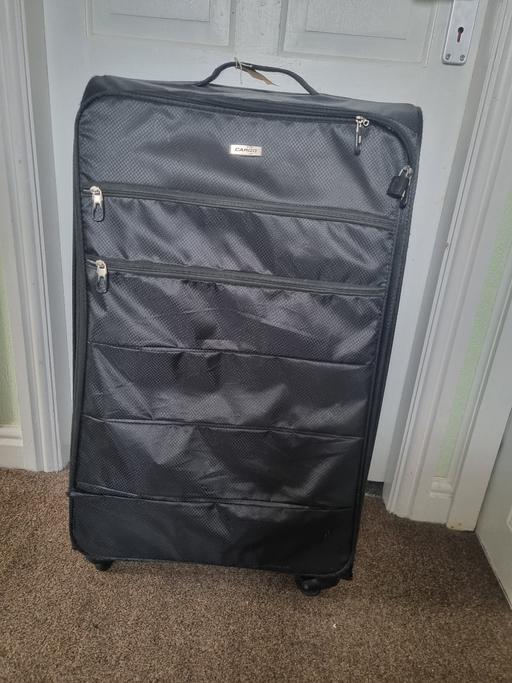 Buy & Sell Oxley Wolverhampton - Photos for larage case with lock and wheels