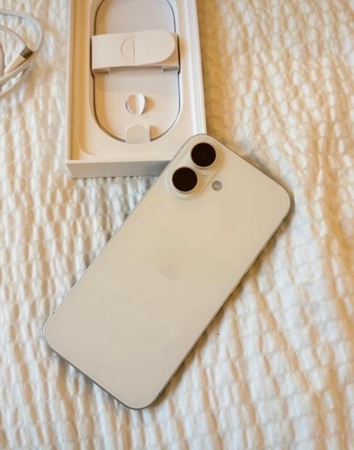 Buy & Sell Elmers End South East London - Photos for iPhone 16