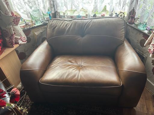 Buy & Sell Plaistow East London - Photos for 2 piece Brown leather sofas