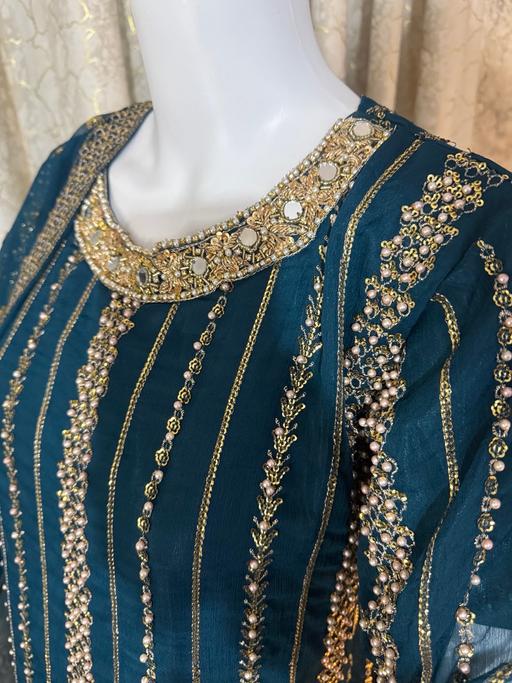Buy & Sell Crofton Wakefield - Photos for Chiffon 3pc suit with garara heavy work
